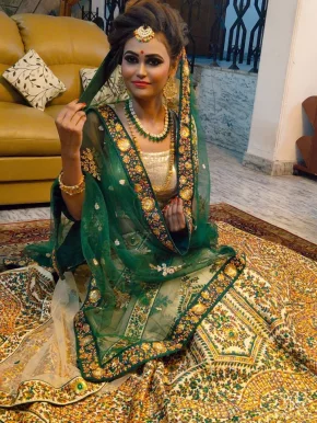 Anubha Makeovers - best bridal makeup artist in agra, Agra - Photo 1