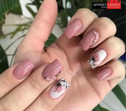 Affinity Express Agra – Nail design in Agra