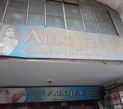 Auxijen – Groom makeup artists in Agra
