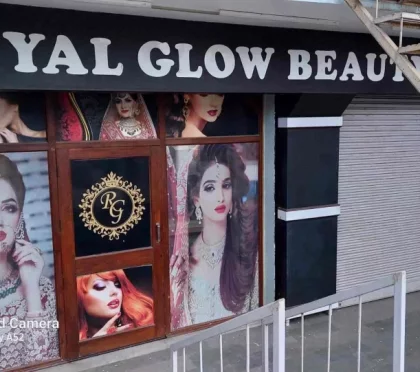 Royal Glow Beauty Parlour – Hair straightening in Agra