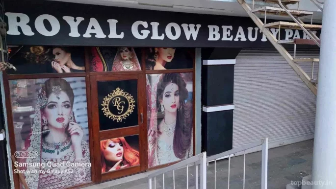 Royal Glow Beauty Parlour, Agra - Photo 2