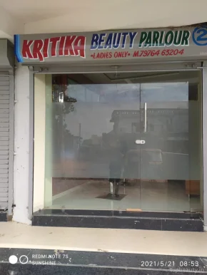Kritika beauty parlour, Ahmedabad - Photo 4
