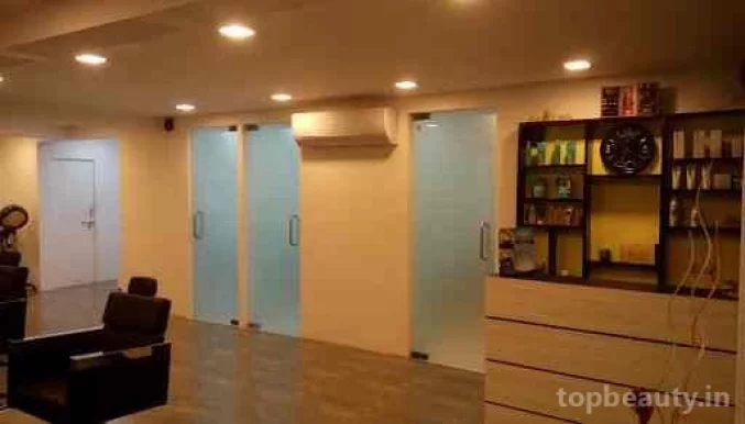 LE'REVE Unisex Salon In Vastrapur, Ahmedabad - Photo 8