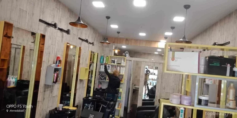 New Looks Hair Salon, Ahmedabad - Photo 5