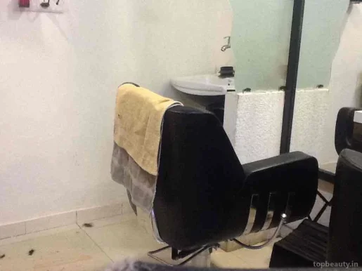 Mister Cutts Hair Salon, Ahmedabad - Photo 3