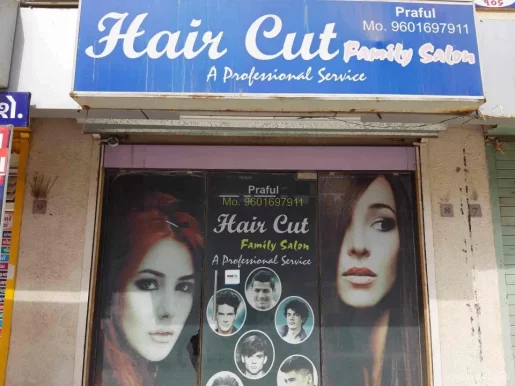 Black &White HAIR CUT SALON, Ahmedabad - Photo 5