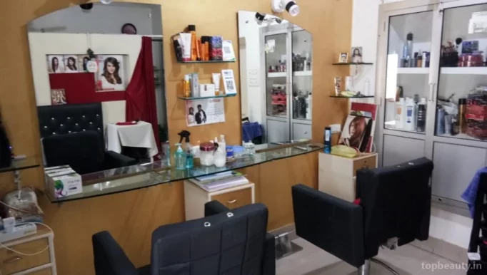 Rosy's Beauty Salon, Allahabad - Photo 1