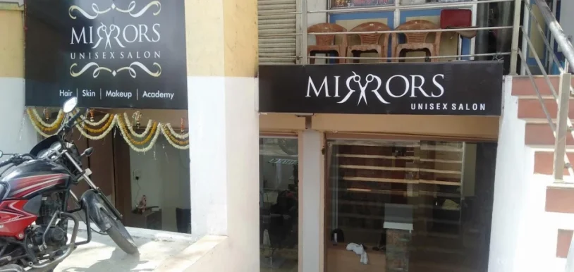 Mirrors Unisex Salon, Amravati - Photo 8