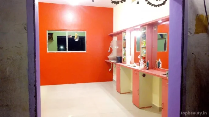 Pankaj Hair Salon, Amravati - Photo 2