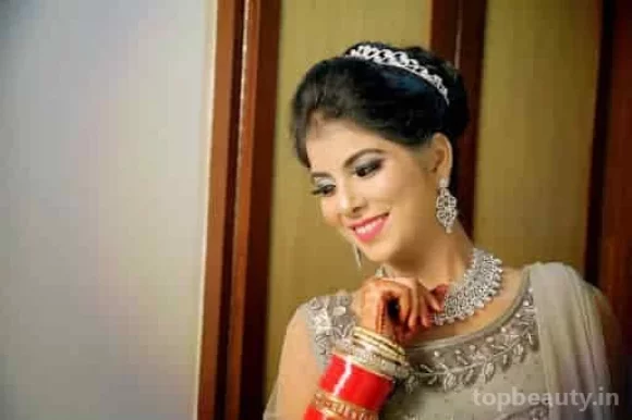 Meenu Sahni Makeup Artist - Best Makeup Artist | Bridal Makeup | Party Makeup, Amritsar - Photo 1