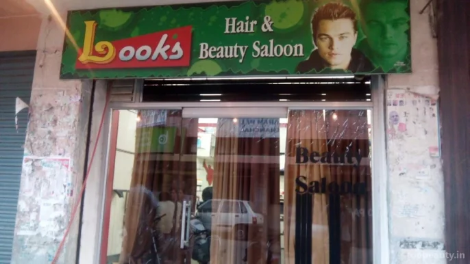 Looks Hair And Beauty Saloon, Amritsar - Photo 7