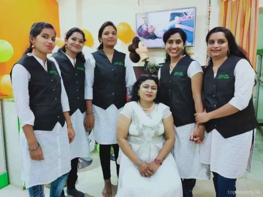 Ashlesha Make-up studio and beauty salon, Aurangabad - Photo 7