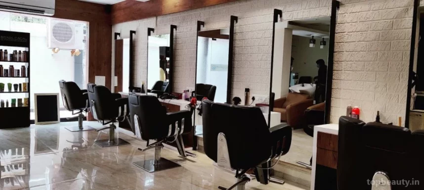 Varad Hair Salon, Aurangabad - Photo 4