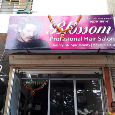 Blossom Profesional Hair Saloon, Aurangabad - Photo 5