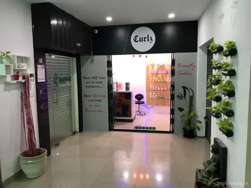 Curlz Unisex Salon Marathahalli, Bangalore, Bangalore - Photo 1