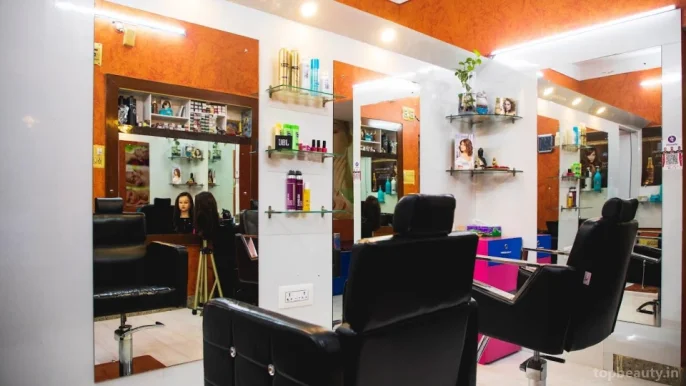 New Look Salon(only for ladies) | Bridal Make up | Party Make up | Hair Cut | Karatin Treatment | Hair Straightening | Hair Smoothing | Beauty Services | Facial | Head Massage |, Bangalore - Photo 4