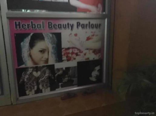 Nandini Beauty Parlour, Bangalore - Photo 2