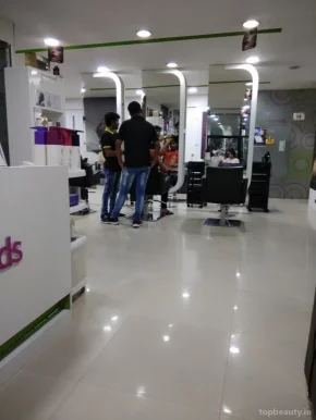 Green trends unisex hair salon, Bangalore - Photo 6