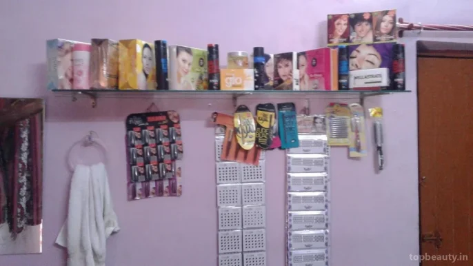 Kanika Beauty Parlour And Cosmetic Centre, Bareilly - Photo 6