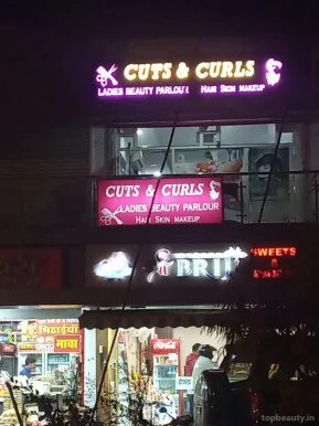 Cuts & Curls Beauty Parlour, Bhopal - Photo 5