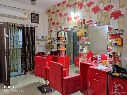 Lucky's Beauty Parlour, Bhopal - Photo 4