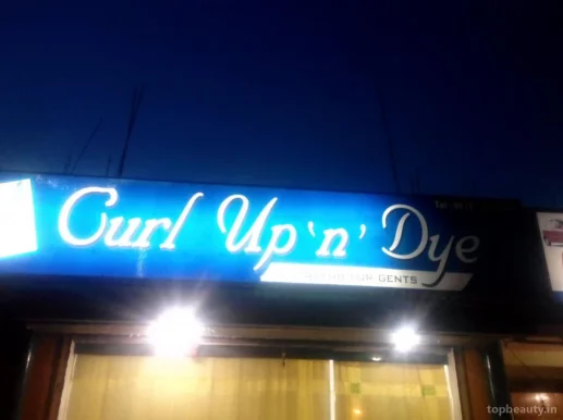 Curl Up 'n' Dye, Bhubaneswar - Photo 3