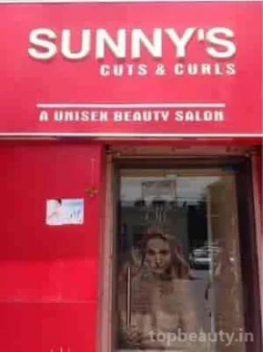 Sunny's Cuts And Curls, Chandigarh - Photo 3