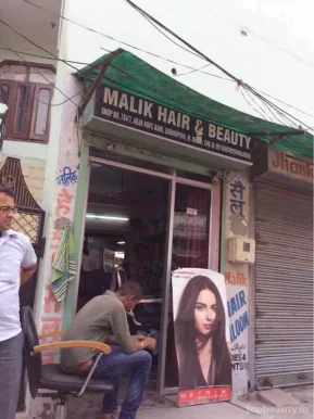 Malik Hair Dresser, Chandigarh - Photo 3