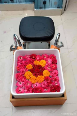 AISH Herbal Beauty Parlour, Chennai - Photo 3