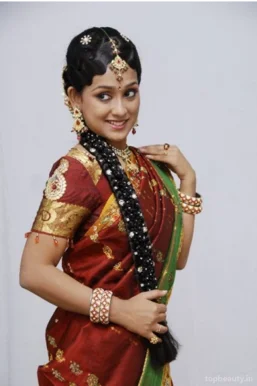 Pearls Beauty Lounge Virugambakkam - Celebrity Makeup Artist Arthi Balaji, Chennai - Photo 3