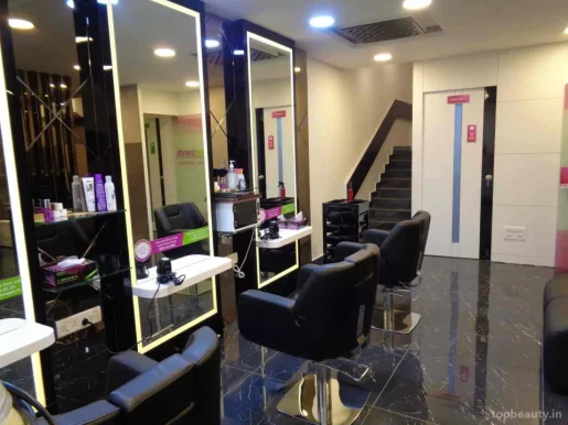 Green Trends - Beauty salon in Nelson Manickkam Road, Chennai - Photo 2