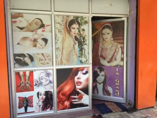 Sadhana's Beauty Parlour, Chennai - Photo 5