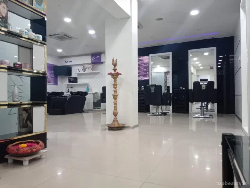 NATURALS Salon And Spa Saligramam, Chennai - Photo 1