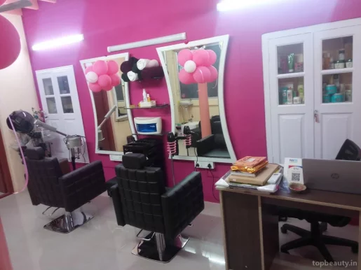 Moniga Beauty Salon, Chennai - Photo 2