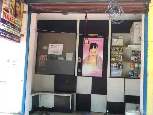 Divine's Beauty Parlour, Chennai - Photo 7