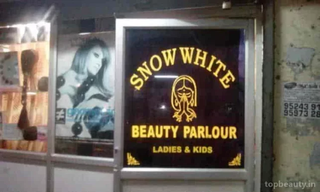 Snow White Herbal Beauty Parlour, Chennai - Photo 1