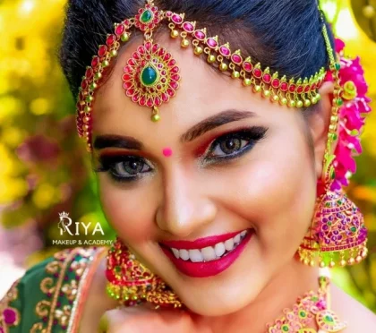 Riya Glams MakeUp Studio & Academy | Best Makeup Artist in Coimbatore | Makeup Course | Makeup Class in Coimbatore | Makeup Academy | Celebrity Makeup Artist | Makeup Course & Class – Unisex salons in Coimbatore