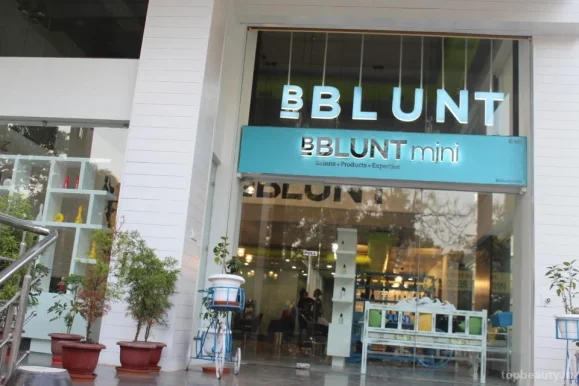 BBlunt Salon, Dehradun - Photo 2