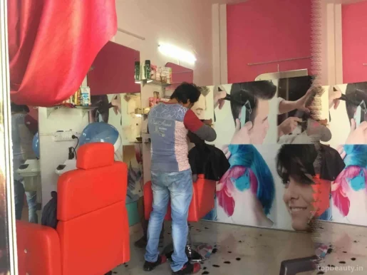 Dazzle me hair cutting salon, Dehradun - Photo 6