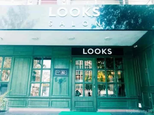 Looks Salon, Delhi - Photo 5