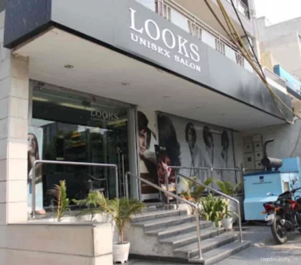 Looks Salon, Delhi - Photo 3