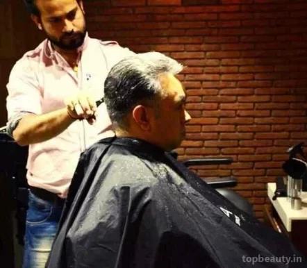 New Look Hair Cut Saloon, Delhi - Photo 7