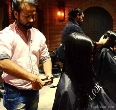 New Look Hair Cut Saloon, Delhi - Photo 2
