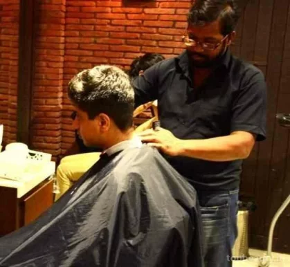 New Look Hair Cut Saloon, Delhi - Photo 1