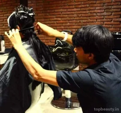 New Look Hair Cut Saloon, Delhi - Photo 5