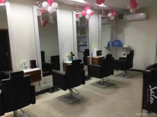 Inspire Hair Lounge/Best Salon in Dwarka | Make-up artist in Dwarka /best salon near me, Delhi - Photo 8
