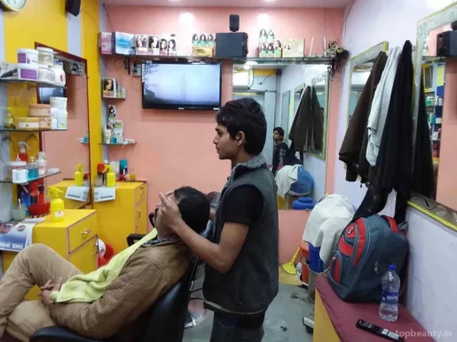 Handsome Hair Cutting Saloon, Delhi - Photo 4