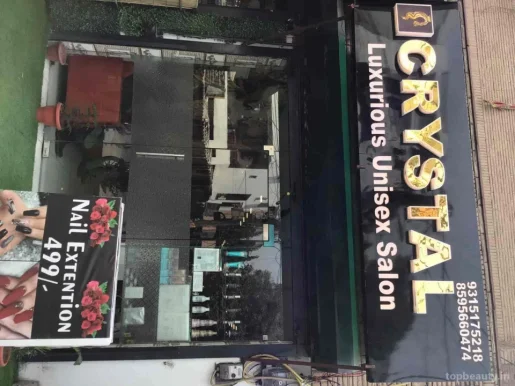 Crystal luxurious unisex salon, Delhi - Photo 3