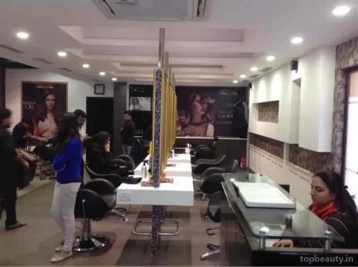 StudioM Salon by Madonna, Delhi - Photo 3