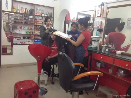 Max Salon ( Beauty, Nails, Hair, Eyelash ), Delhi - Photo 1